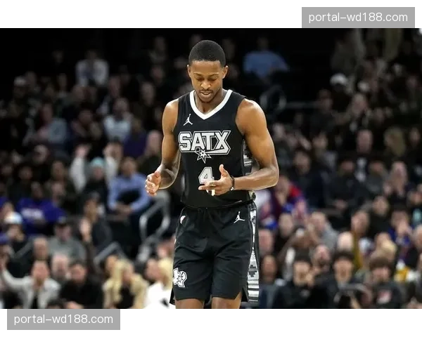 马刺首节轰39分战术解析 福克斯15分10助带动多点开花