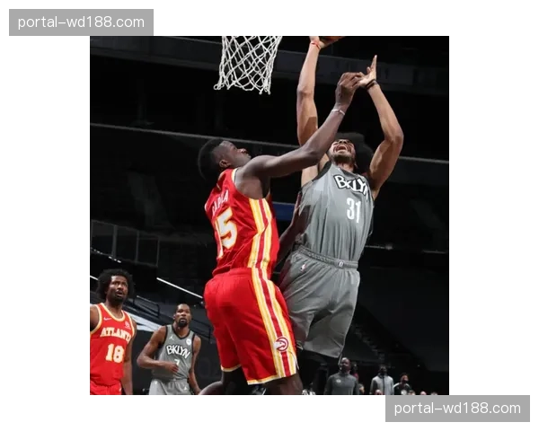 火箭半场仅领先一分 乌度卡下半场三大调整扭转比赛走势 火箭半场仅领先一分 乌度卡下半场三大调整扭转比赛走势