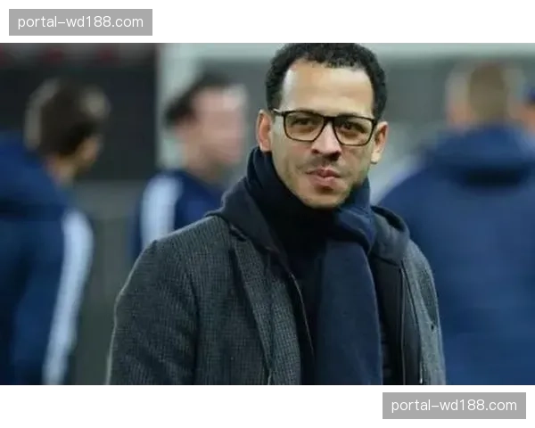 罗塞尼尔缺乏欧冠淘汰赛经验，临场指挥明显落于下风